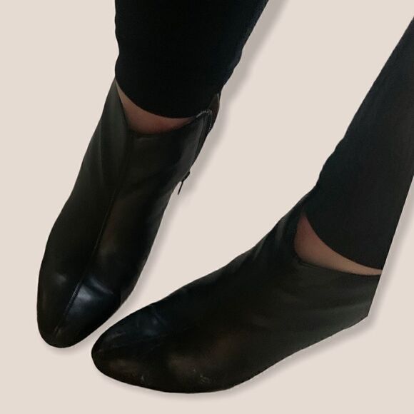 Size 8.5 Fioni Heeled Black Booties - Picture 5 of 6